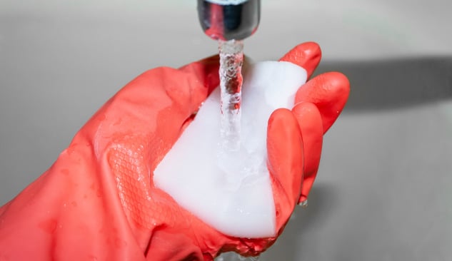 Jak czyścić odpływ liniowy?